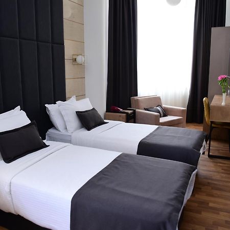 Hotel Comfort Tirana Zimmer foto