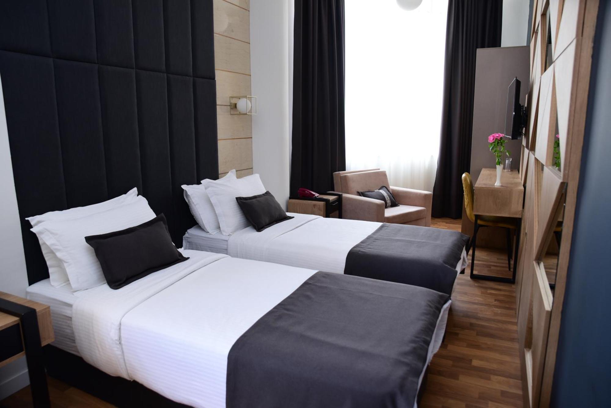 Hotel Comfort Tirana Zimmer foto